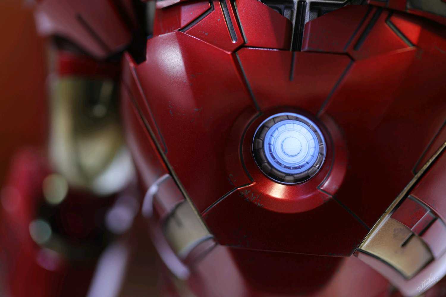 Hot Toys Metal Iron Man Mark VII