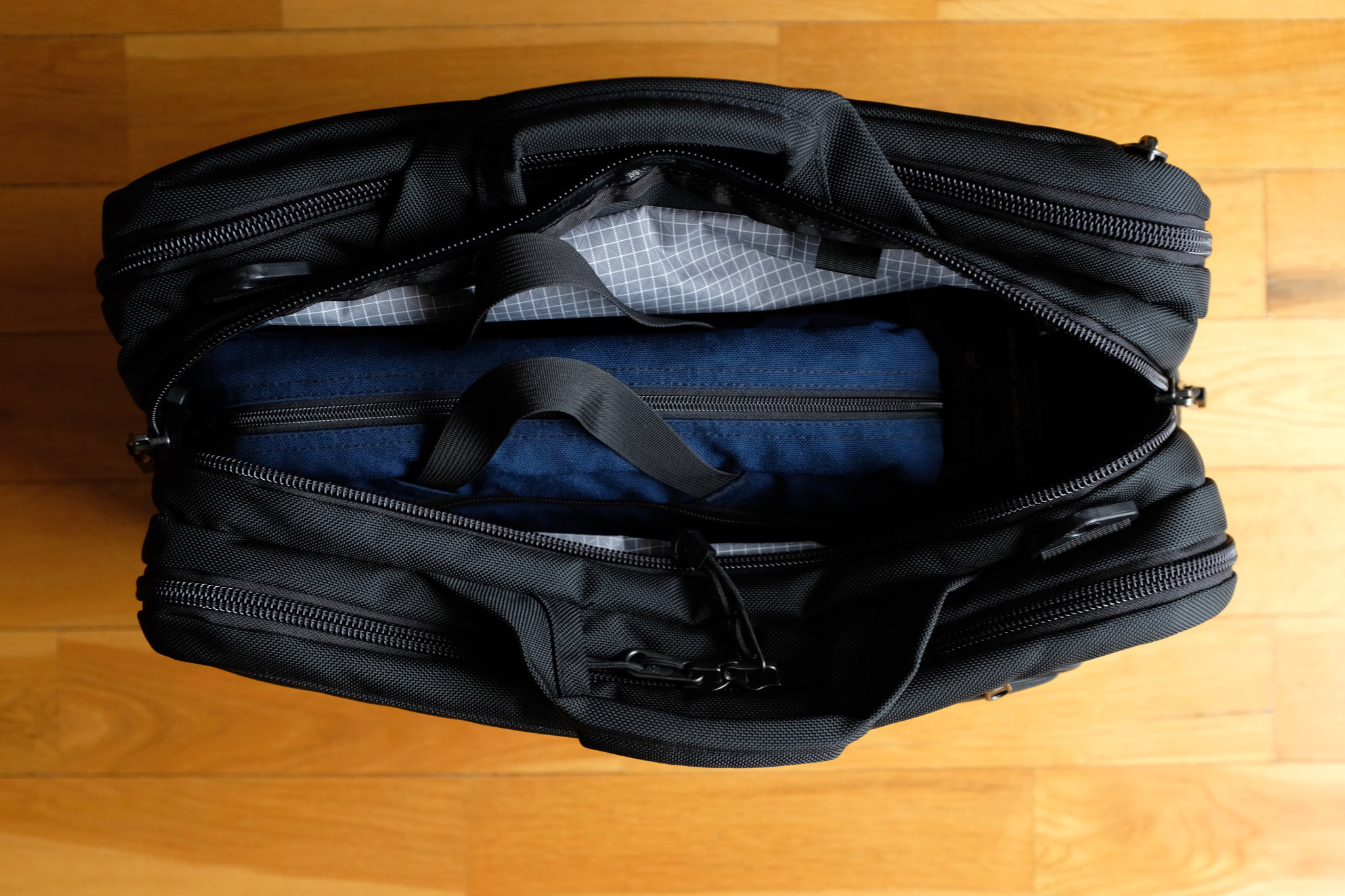 A Daylight Briefcase perfectly fits into the middle compartment of the Tri-Star