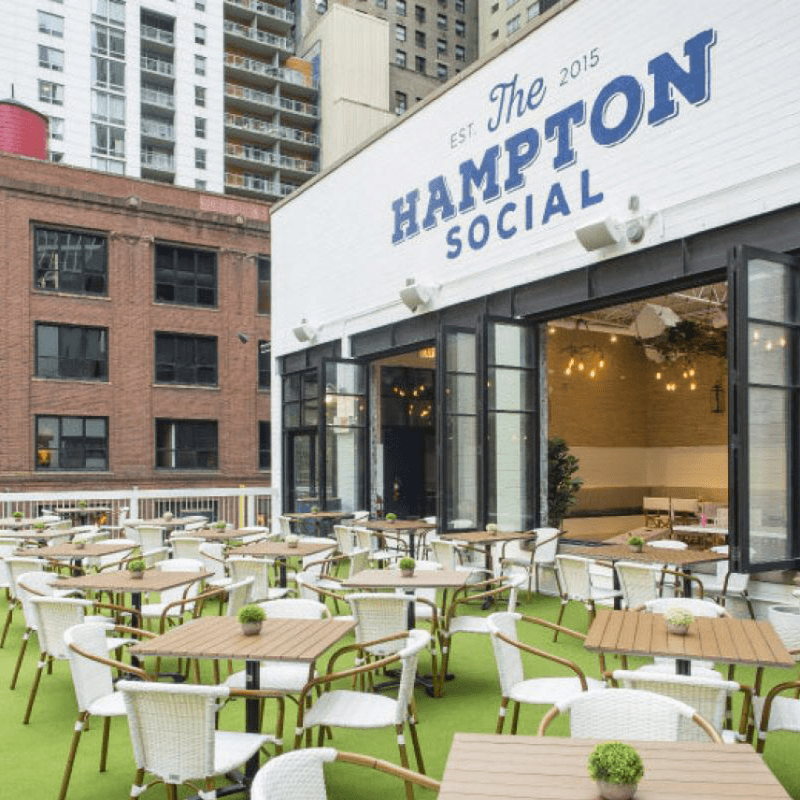 Outside view of the restaurant The Hampton Social
