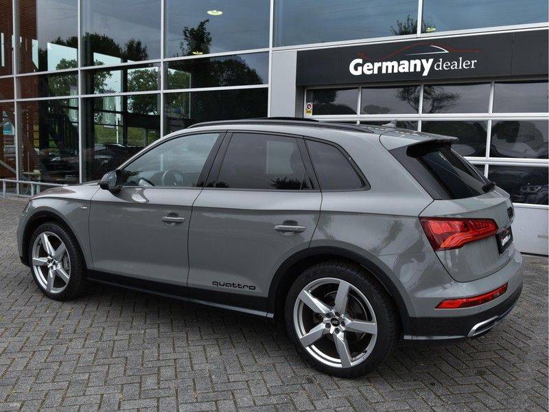 Audi Q5 3.0TDI 286pk Quattro S-Line Black Edition Pano Carbon B&O Keyless Camera 20-Inch Trekhaak afbeelding 14