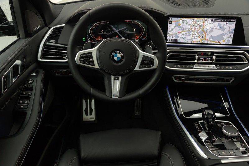 BMW X5 M40i xDrive 340pk Panoramadak VirtualCockpit ShadowLine Sportleder+Memory Head-Up HarmanKardon Luchtvering Laserlicht AmbientLight Keyless Sportuitlaat 22” 360Camera ParkAssist Pdc afbeelding 3