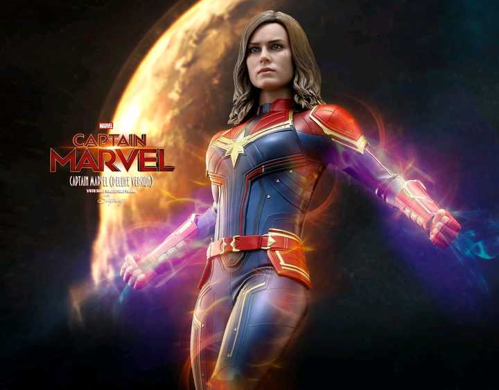Hot Toys Captain Marvel 1/6 Action Figure