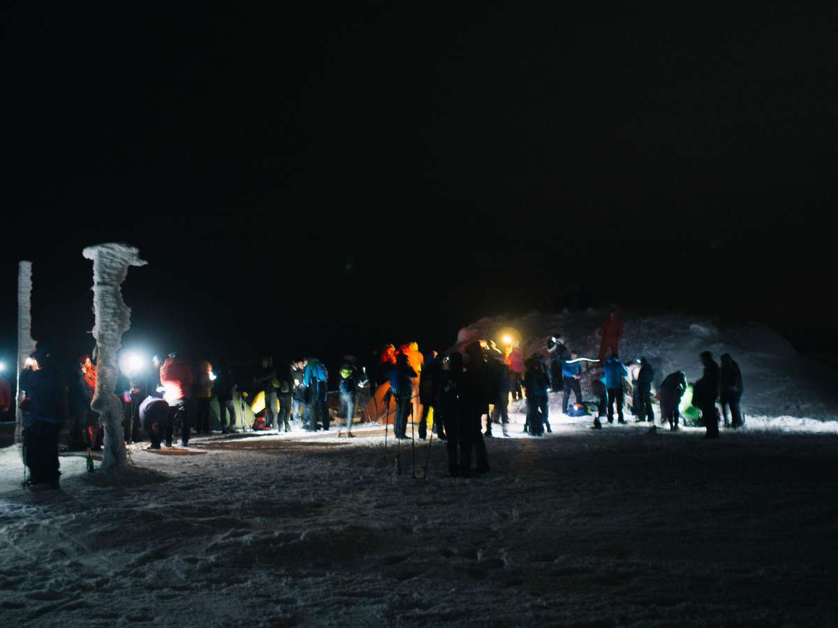 Tohle je jen malá frakce toho procesí, co mělo stejnej plán na Silvestra jako já Tohle je jen malá frakce toho procesí, co mělo stejnej plán na Silvestra jako já