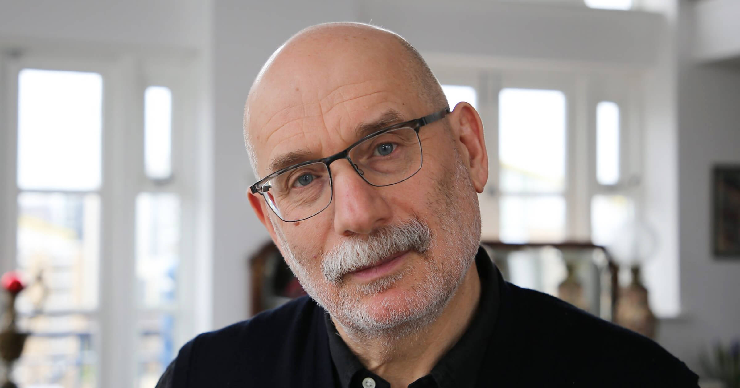«Страдания — это прекрасно, но людям хочется и отдохнуть». Борис Акунин, источник: bbc.com