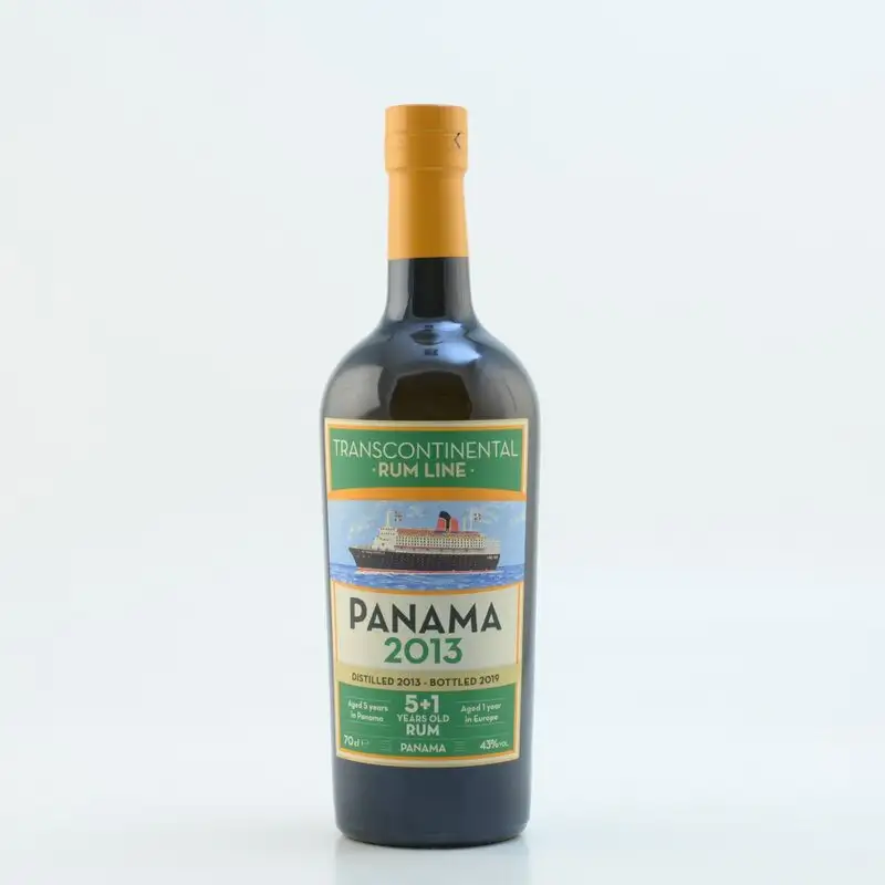 Image of the front of the bottle of the rum Transcontinental Rum Line Panama 2013