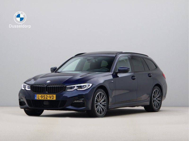 BMW 3 Serie Touring 330e xDrive High Executive M-Sport Automaat afbeelding 1