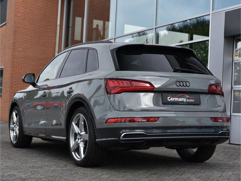 Audi Q5 3.0TDI 286pk Quattro S-Line Black Edition Pano Carbon B&O Keyless Camera 20-Inch Trekhaak afbeelding 6