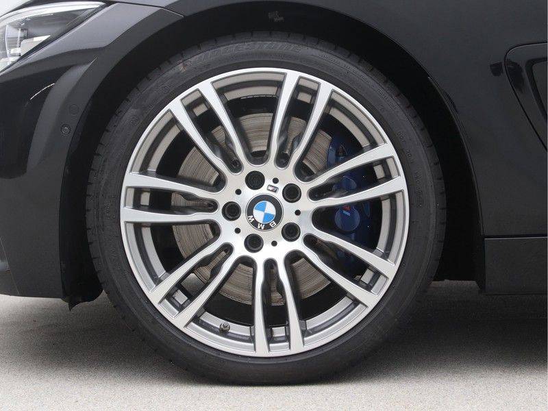 BMW 4 Serie Coupé 440i High Executive M-Sport afbeelding 22