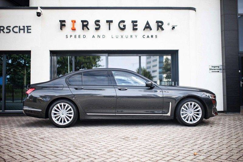 BMW 7 Serie 740d xDrive *ACC / Schuifdak / Harman-Kardon / Trekhaak / Laser / HUD* afbeelding 3