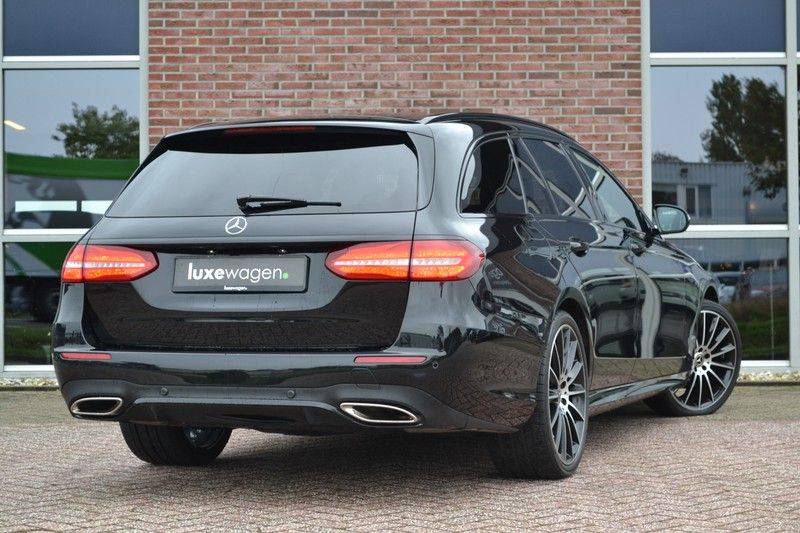 Mercedes-Benz E-Klasse 200 T 184pk AMG-Line El-Dak Night Trekh Widescr Burmester afbeelding 2