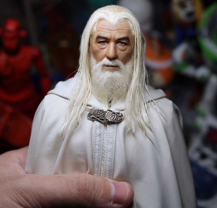 Lord of the Rings Gandalf the White 1/6 Figure | Figround