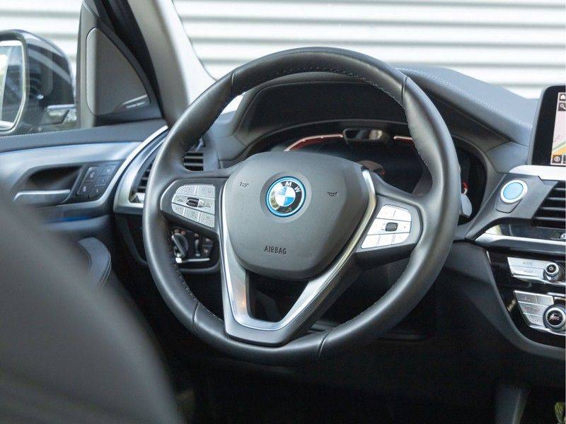 BMW iX3 High Executive - Direct Beschikbaar! afbeelding 20