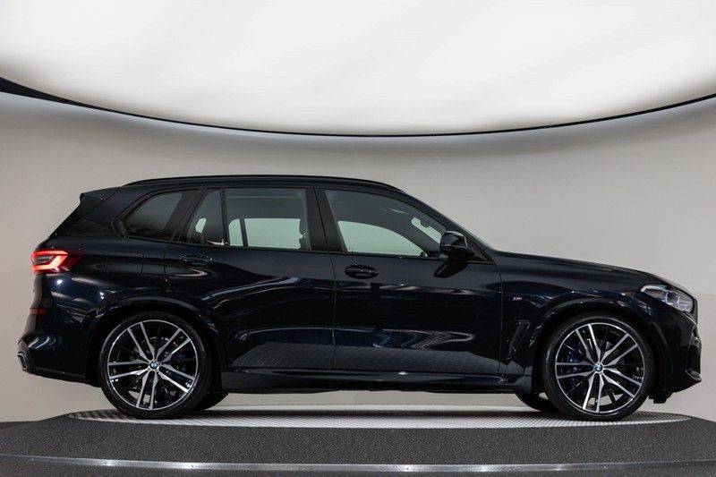 BMW X5 M40i xDrive 340pk Panoramadak VirtualCockpit ShadowLine Sportleder+Memory Head-Up Hifi Luchtvering ACC Laserlicht AmbientLight Keyless Sportuitlaat 22” 360Camera ParkAssist Pdc afbeelding 17