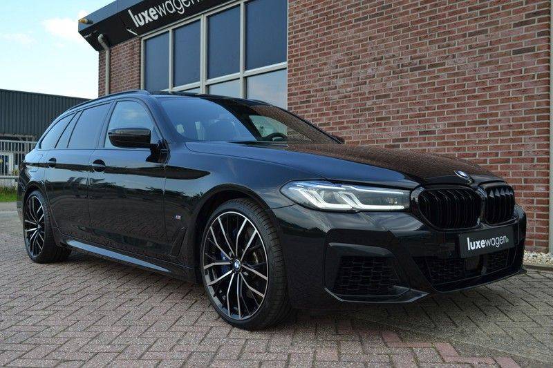 BMW 5 Serie Touring 540i xDrive 333pk M-Sport Pano Laser Comfort LiveCp DA+ HUD 20inch afbeelding 20