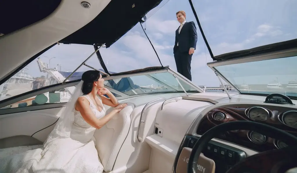 Yacht-Wedding-Exclusive-Boat-Aruba-VIP