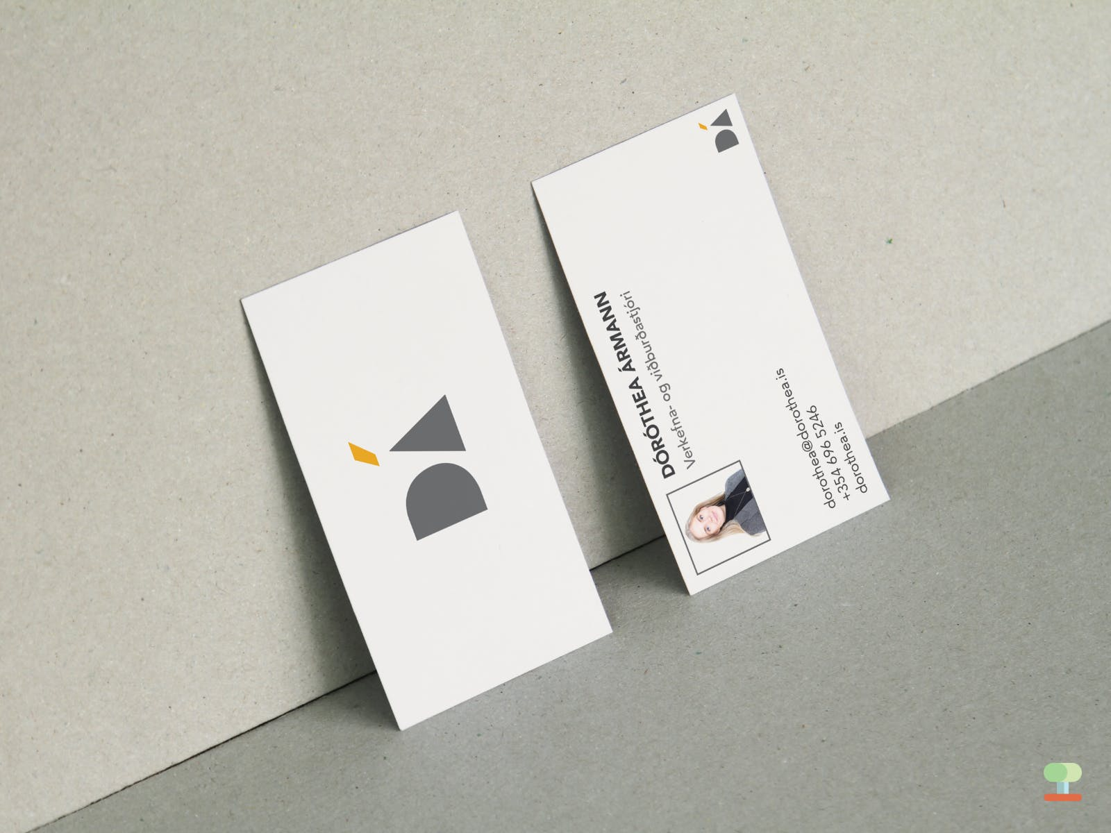 Dóróthea buisness cards