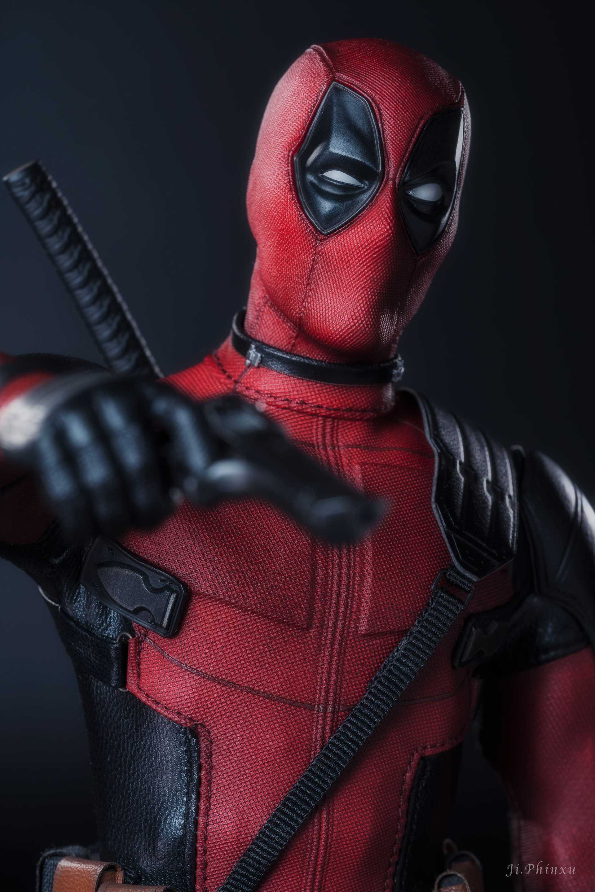 Deadpool 2 Deadpool 1/6th Scale Collectible Figure