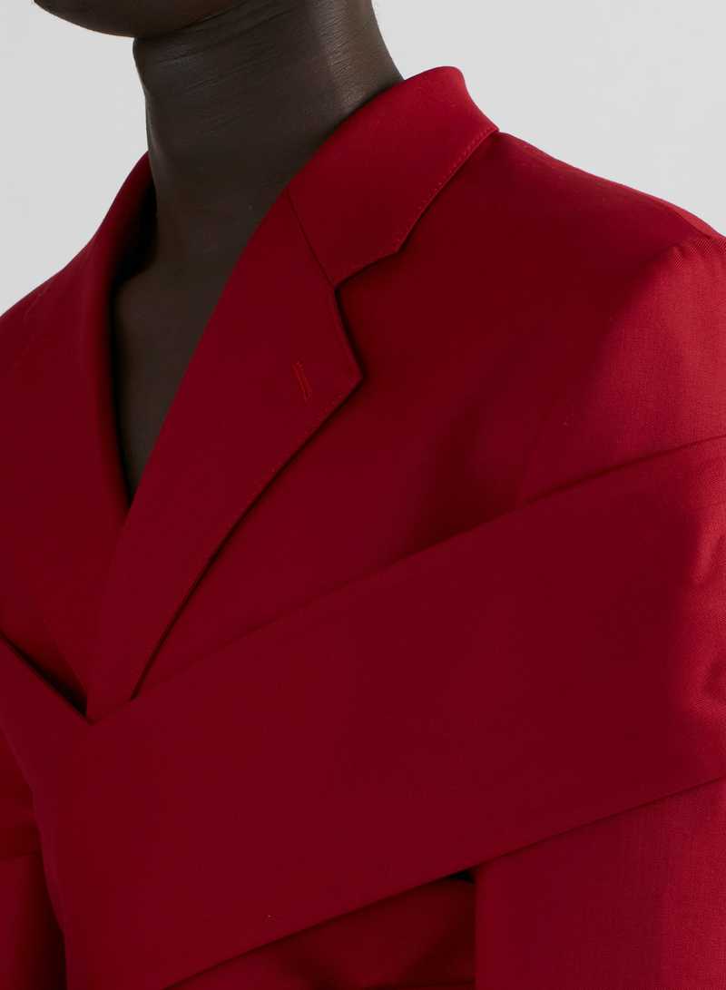 Perin Soft Tailoring Wool Red, detail view. GmbH AW22 collection.