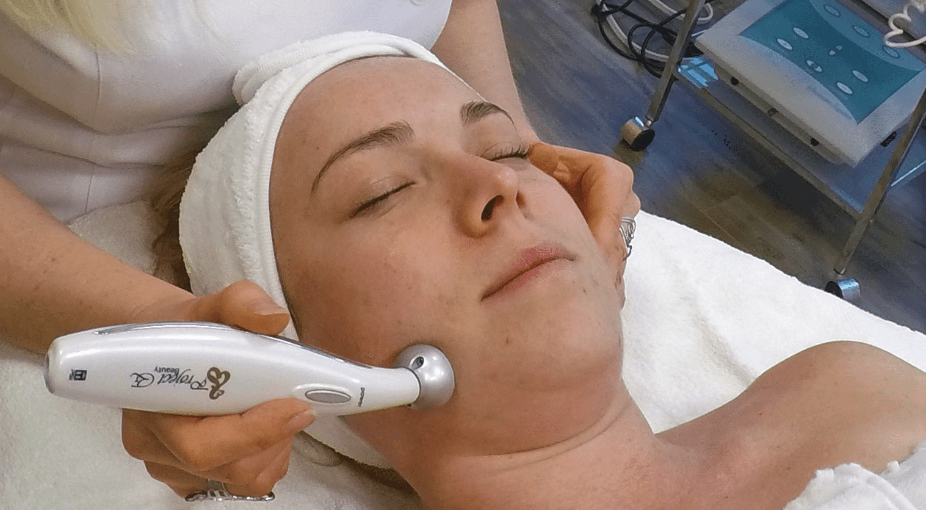Essence of Beauty Ottawa Ultrasonic Non-Invasive Facial