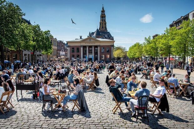 oh my god twitter doesn’t include alt text from images in their API