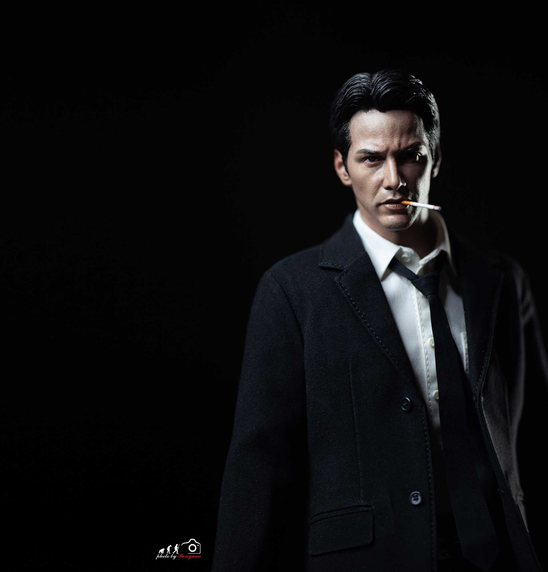 Constantine 1/6 Scale Figure