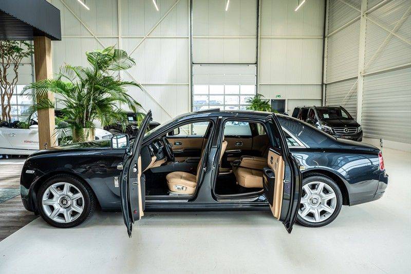 Rolls-Royce Ghost 6.6 V12 | HUD | Night vision | Panoramadak | Stoel koeling en verwarming | Recent grote beurt gehad met remblokken en schijven voor 7800,- afbeelding 17