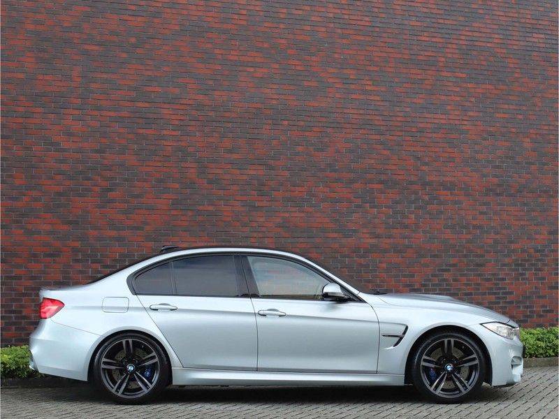 BMW 3 Serie M3 *Head-Up*Carbon*Camera*DAB*Harman/Kardon* afbeelding 16