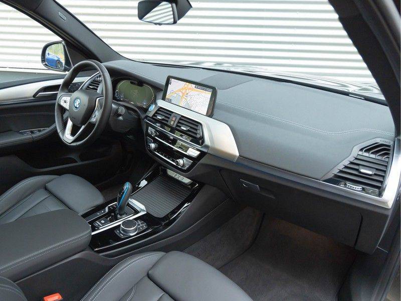 BMW iX3 High Executive - Trekhaak - Direct Beschikbaar! afbeelding 14