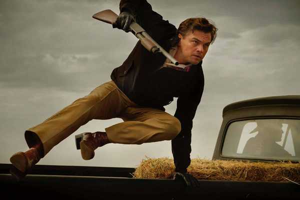 Leonardo DiCaprio em cena de Era Uma Vez em Hollywood, novo filme de Quentin Tarantino