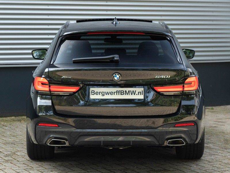 BMW 5 Serie Touring 540i xDrive High Executive - M-Sport - Panoramadak - ACC - Harman Kardon afbeelding 6