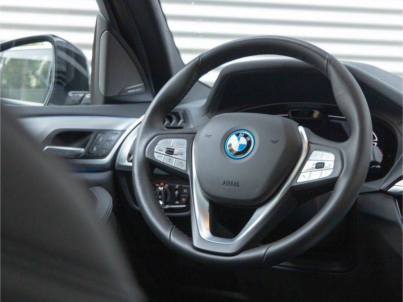 BMW iX3 High Executive - Trekhaak - Direct Beschikbaar! afbeelding 19