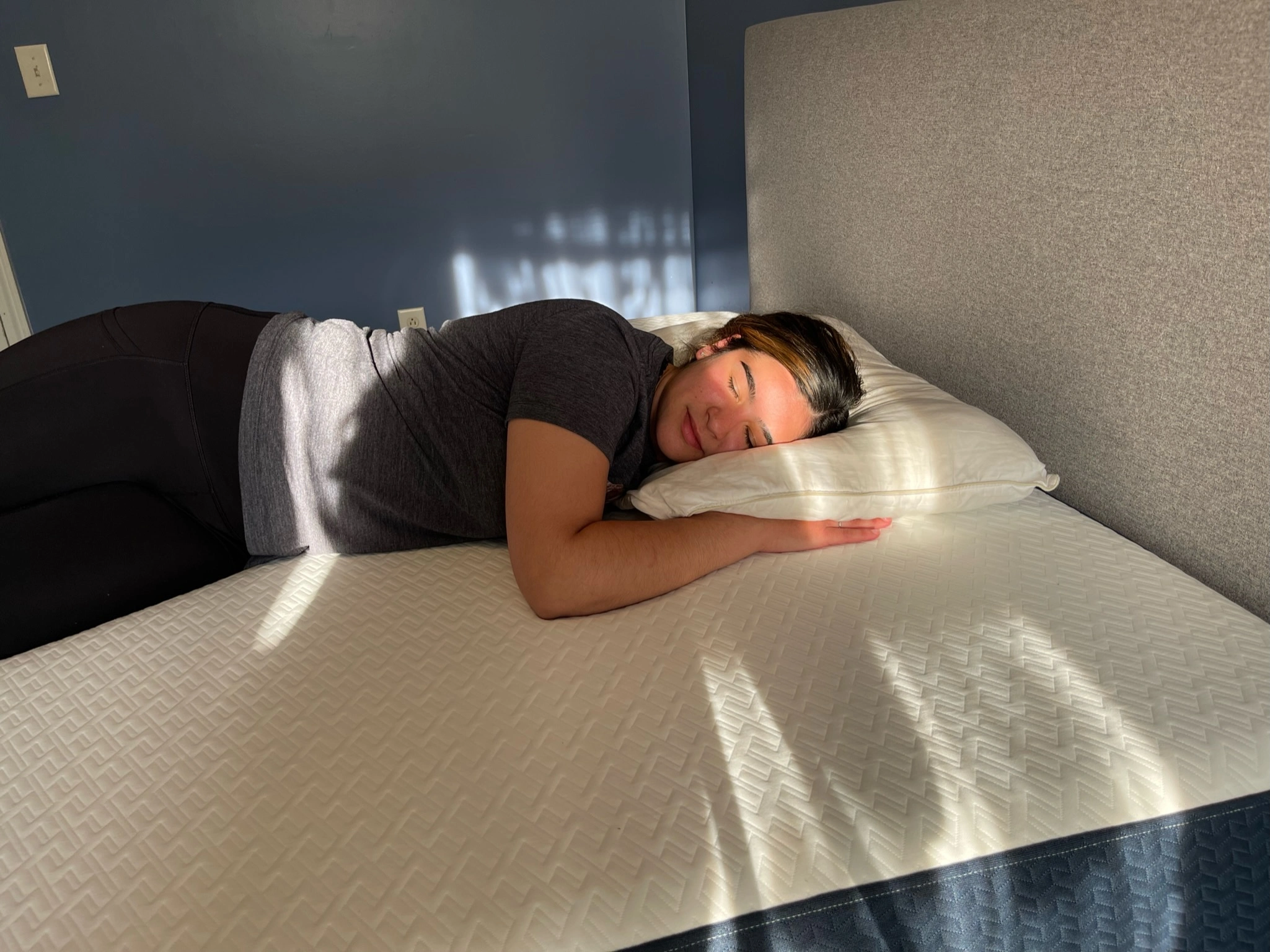 Sleepiverse reviewer testing the BedInABox Original Mattress comfort