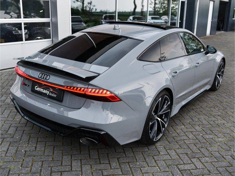 Audi RS7 Sportback 4.0TFSI 600pk Quattro Black Optic Laser-Led Softclose Head-Up Leder-dash RS-Zetels 22-Inch 360Camera afbeelding 4