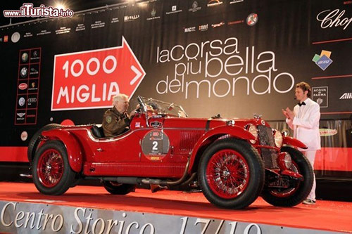 La freccia rossa si illumina con cidneon