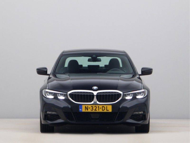 BMW 3 Serie 330i Exe M-Sport afbeelding 6