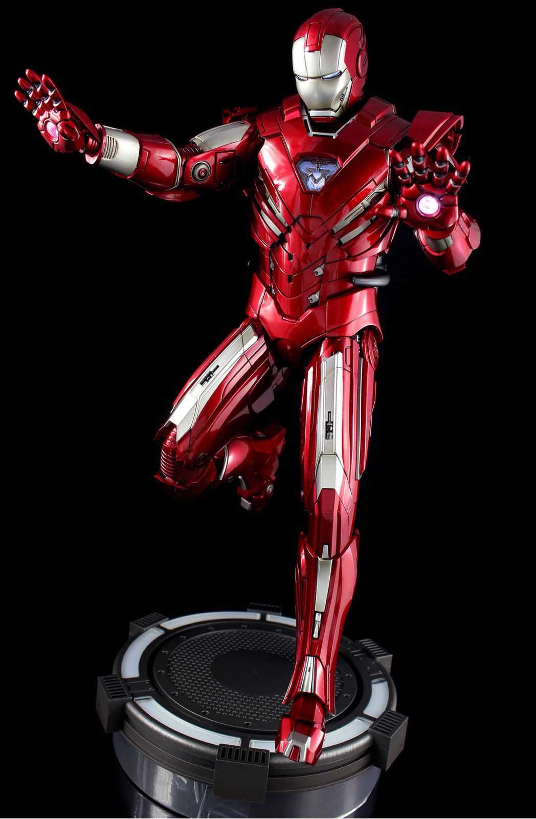 Hot Toys Iron Man MK33 1/6 Figure