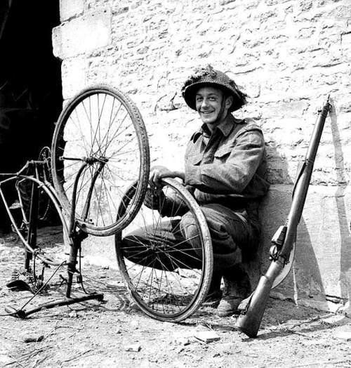 oh my god twitter doesn’t include alt text from images in their API