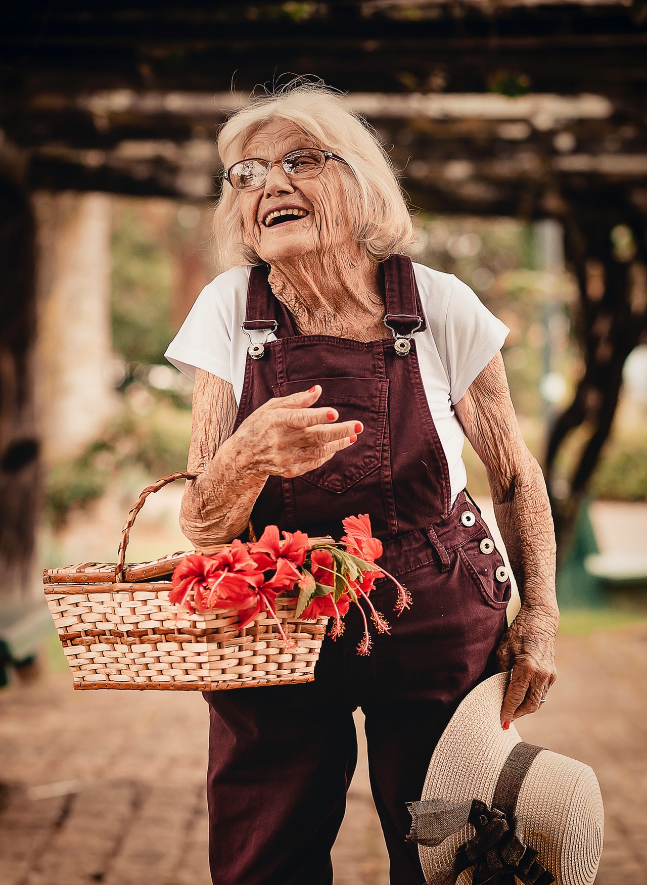 Elderly lady wearing glasses