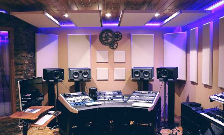 A very nice Home Studio