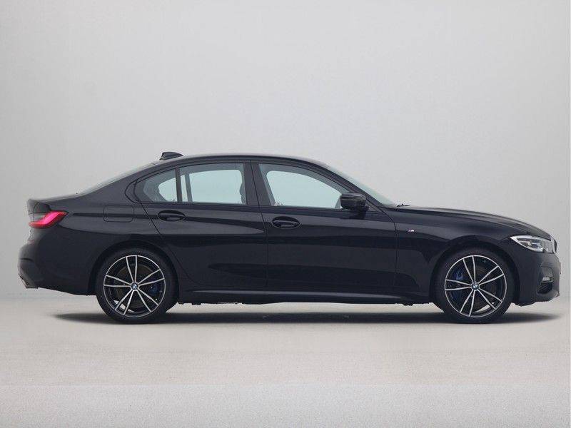 BMW 3 Serie Sedan 330e High Executive M-Sport Automaat afbeelding 8