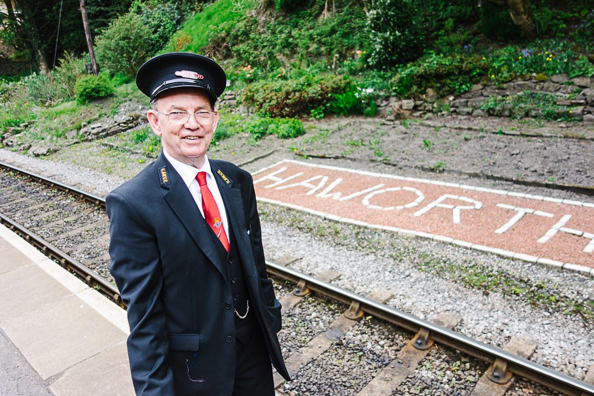 conductor at the haworth train station