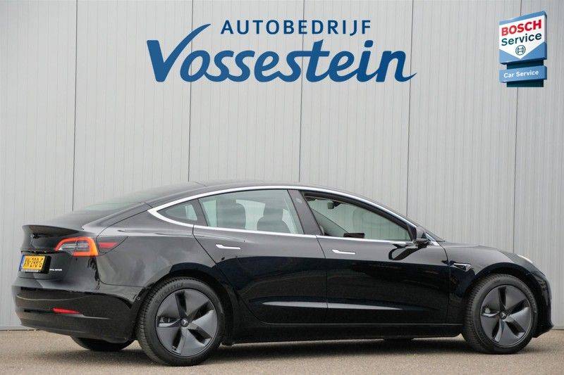 Tesla Model 3 Long Range AWD / Marge / 360 camera / Allseason banden / 1e Eigenaar / Autopilot / 37dkm NAP! afbeelding 2