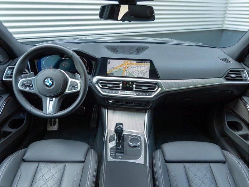 BMW 3 Serie Touring M340i xDrive Individual - Head-up - ACC - Harman Kardon - Panorama afbeelding 12