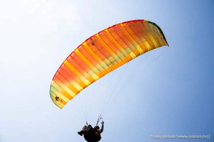 Learning to paraglide all bt yourself