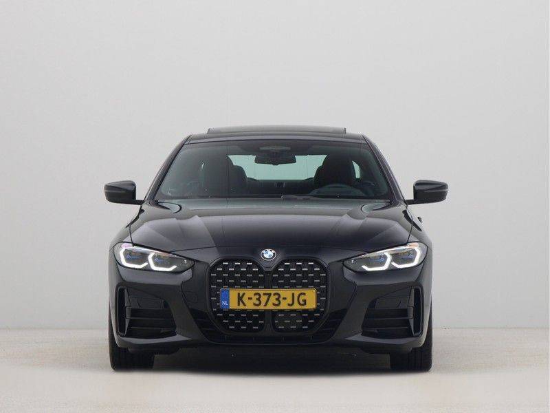 BMW 4 Serie Coupé M440i xDrive High Executive Automaat afbeelding 6