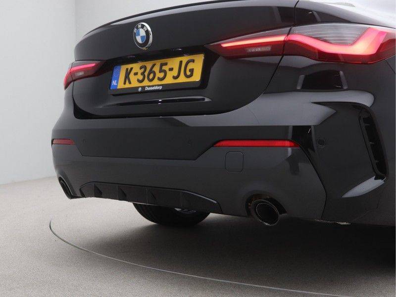 BMW 4 Serie Coupé 420i High Executive M-Sport Automaat afbeelding 25