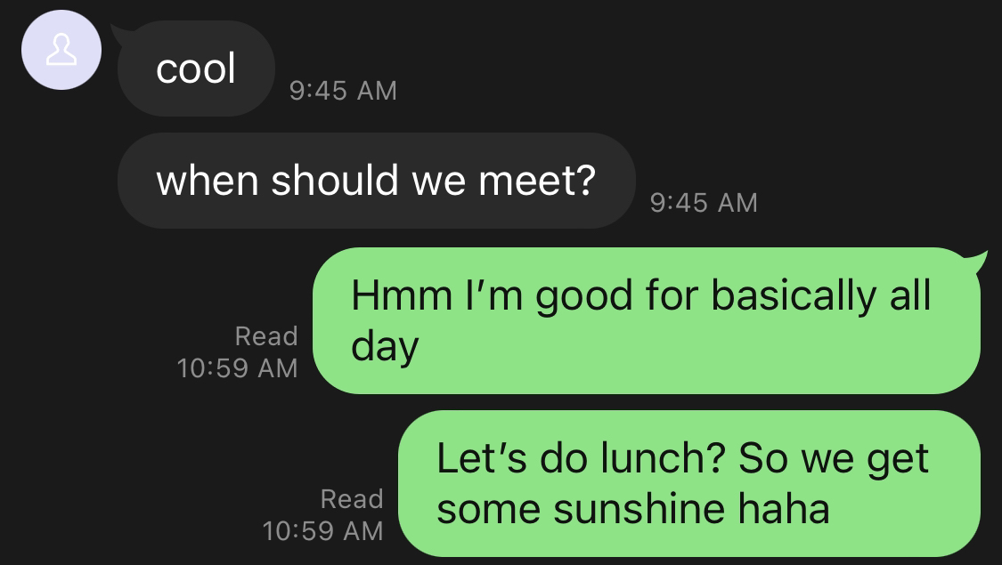 Messaging screenshot showing two people coordinating lunch. The chat partner has an icon next to their message. Messages are timestamped and have a read status.