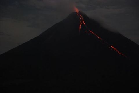 Arenal Volcano Eruption Journal - May 2nd, Linda Vista del Norte