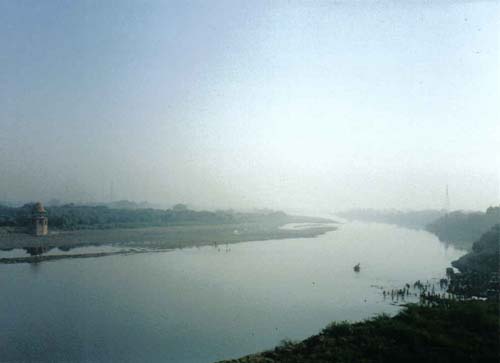 Taj Mahal river