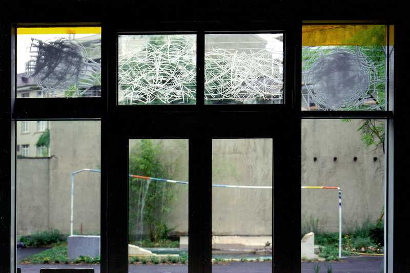 <p>Kunst am Bau im Pflegehotel St. Johann BS – 24 Oblichtfenster mit Siebdruck und Antikglas</p>
